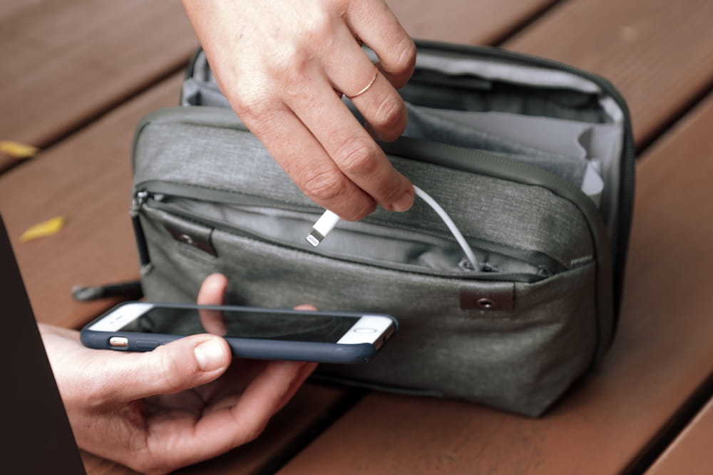 wkład_travel_line_peak_design_tech_pouch_sage_02