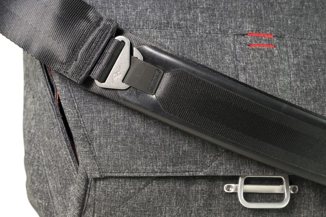 Torba Peak Design Everyday Messenger 13# 14L Charcoal – Grafitowy