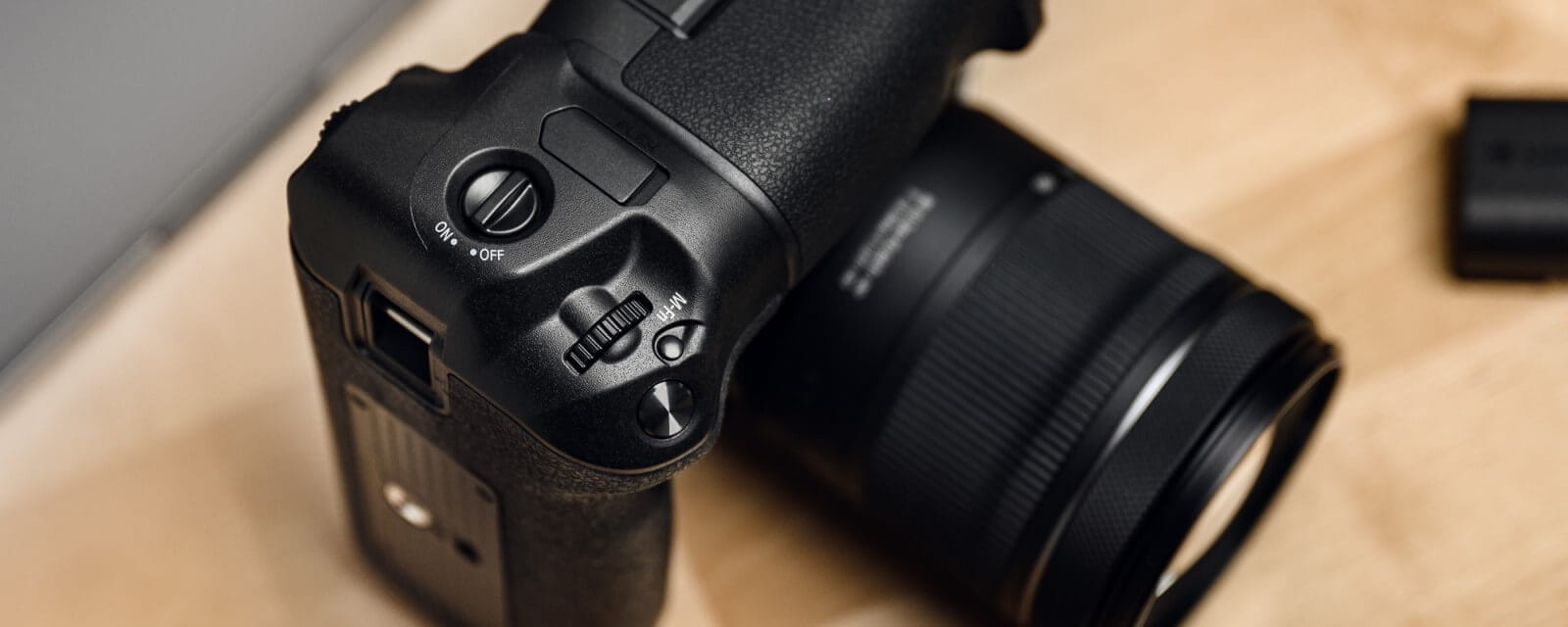Battery Pack Newell BG-E22 do Canon