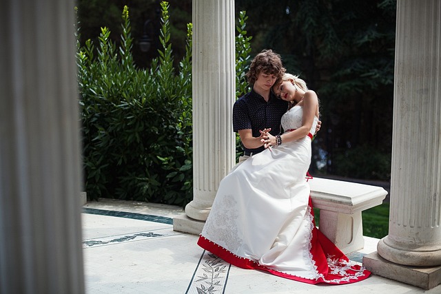 Zaskakujące miejsca na sesję ślubną w Łodzi