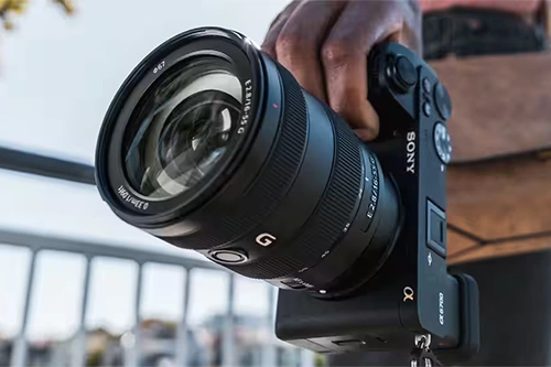 Funkcje aparatu Sony A6700, które pomagają w pracy