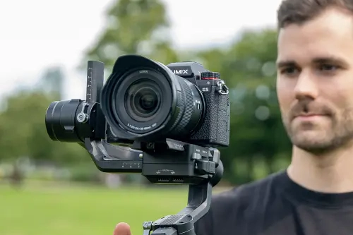 Sztuka filmowania z Panasonic LUMIX S5II – profesjonalne efekty wideo