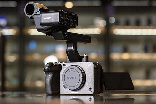 Przegląd specyfikacji kamery Sony FX3 – przełom w profesjonalnym filmowaniu