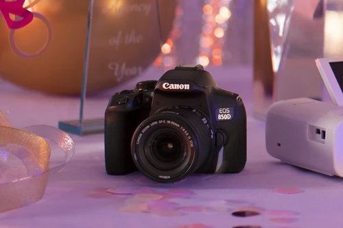 Jakie udogodnienia oferuje Canon EOS 850D? Przegląd kluczowych funkcji
