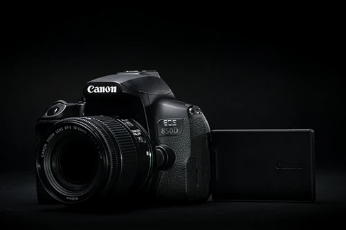 Specyfikacja lustrzanki Canon EOS 850D