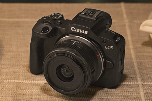 Specyfikacja aparatu Canon EOS R100