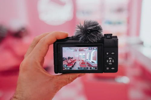 Canon PowerShot V1 to idealny aparat dla początkującego twórcy wideo