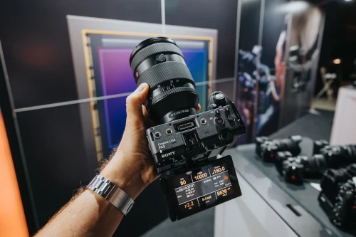 Sony FX5 to brakujące ogniwo filmowców. Pierwsze wrażenia z premiery