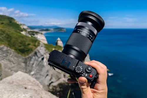Jak wybrać obiektyw do podróżowania? Praktyczny poradnik dla fotografów