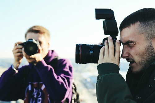 Jak wybrać lampę reporterską?