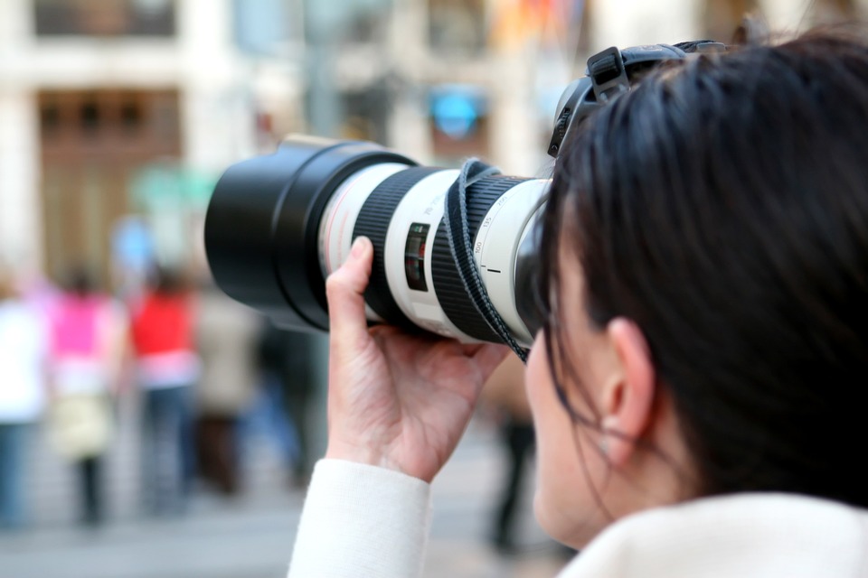 Kim jest paparazzi? Czy to najbardziej znienawidzony zawód na świecie?