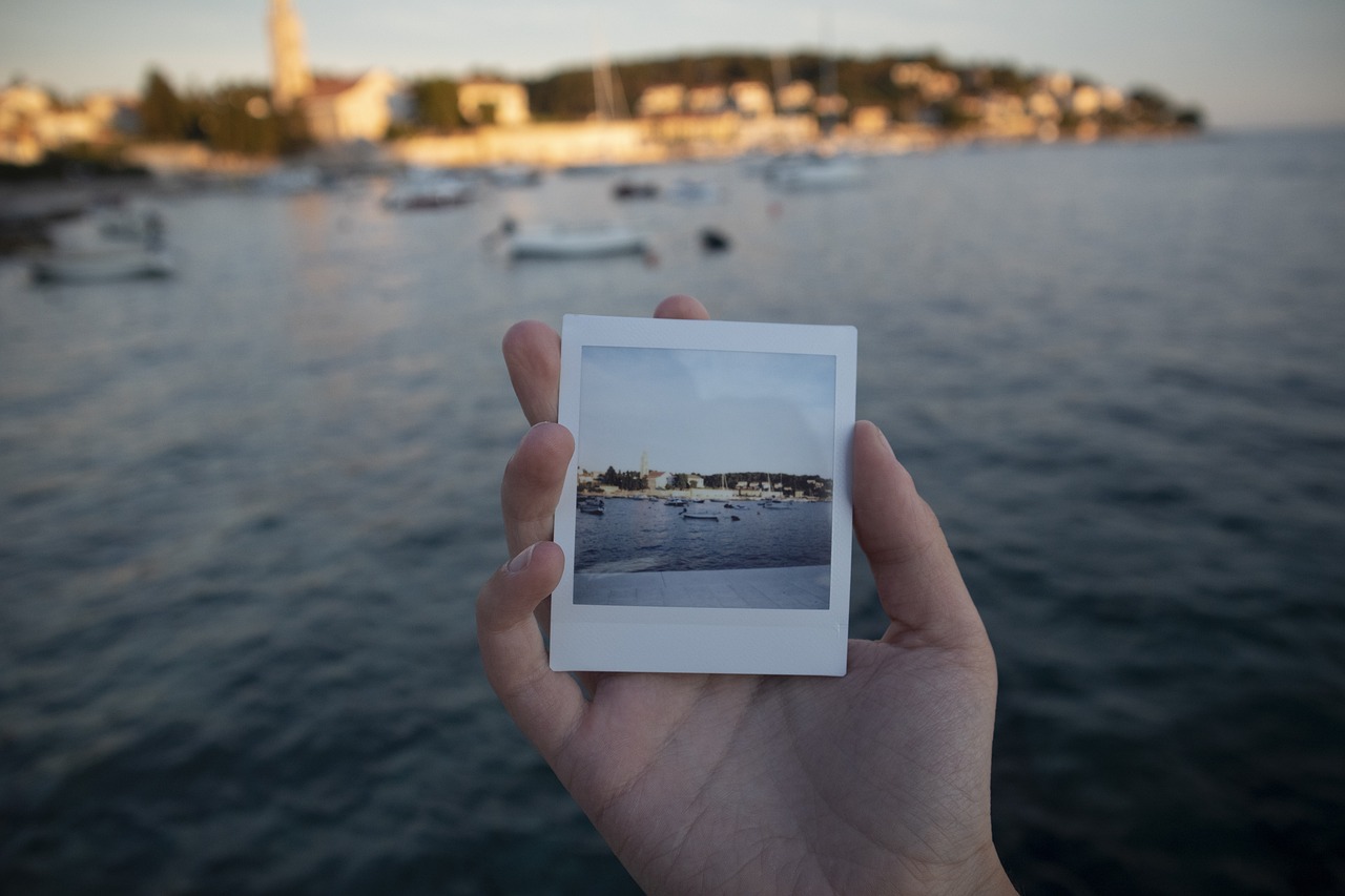 Zdjęcia jak z Instaxa – jak można je zrobić?